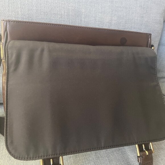Fossil Messenger Bag in Chocolate Brown Leather, Super Cute, Barely Used - Picture 14 of 14